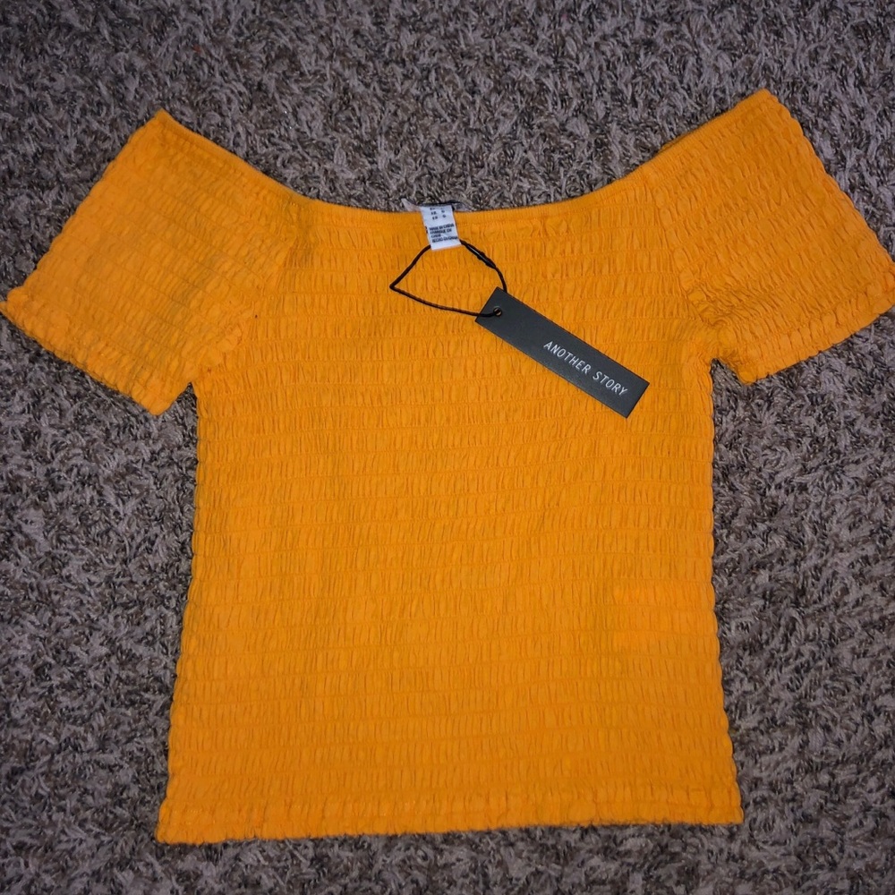 OFF THE SHOULDER CROP TOP/TEE - Picture 2 of 4